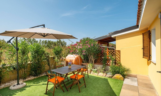 Sant'Anna Arresi Maison | Holiday Home 'Stellina' with Private Garden and Air Conditioning