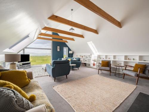 Caroy Maison | Holiday Home Spindrift by Interhome