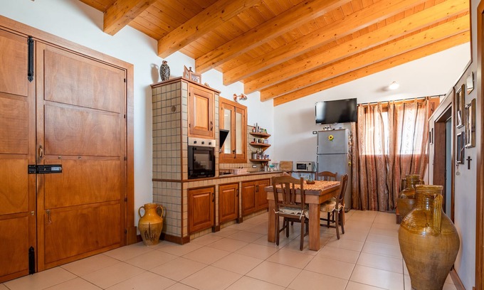 Sava Maison | Holiday Home 'Spitulo' with Garden & A/C
