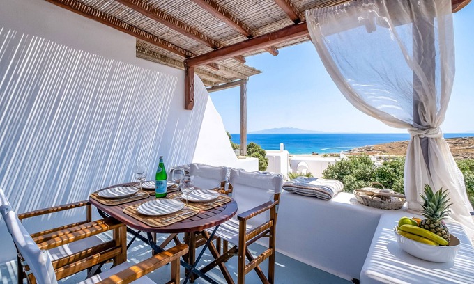 Kalafatis Maison | Holiday Home 'Sunny Getaway In Lia Mykonos ' with Sea View, Wi-Fi and Air Conditioning