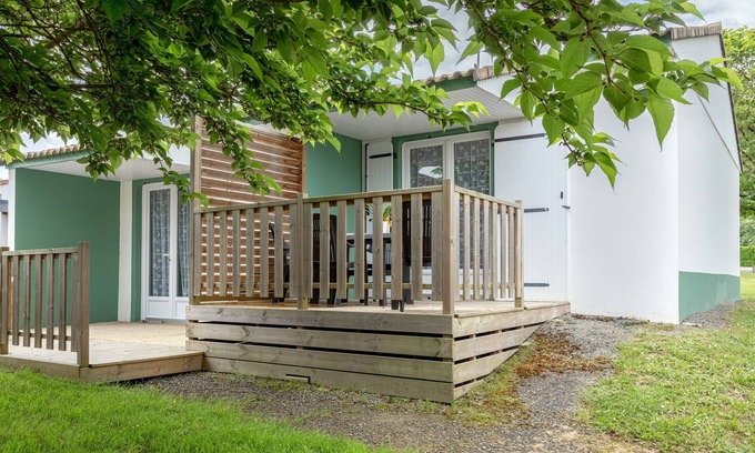 Mache Maison | Holiday Home 'T2 Confort' with Shared Pool, Private Terrace and Shared Garden