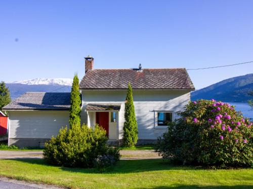 Balestrand Maison | Holiday Home Tantestova by Interhome