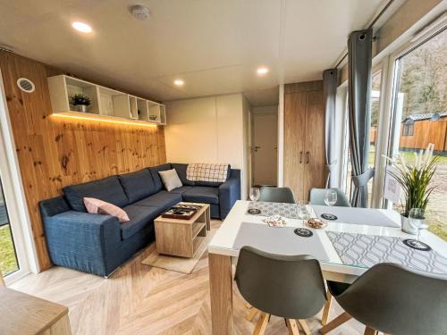 Riedenburg Maison | Holiday Home Tiny Haus Christas Angler-Oase by Interhome