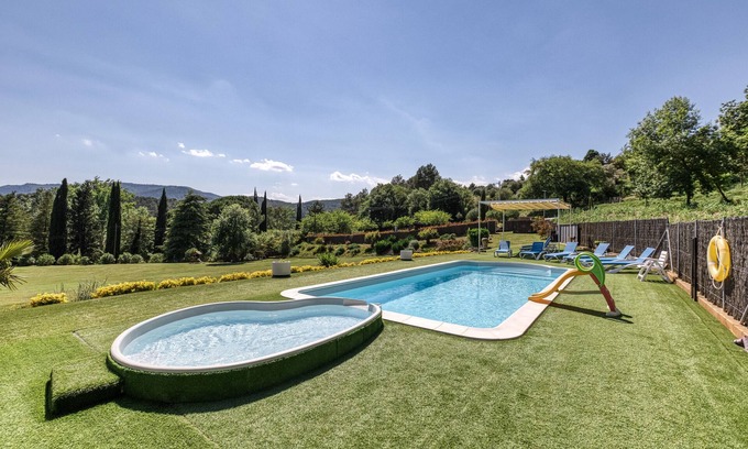 Usall Maison | Maison de vacances 'Usall Rural' avec piscine privée, Wi-Fi et climatisation