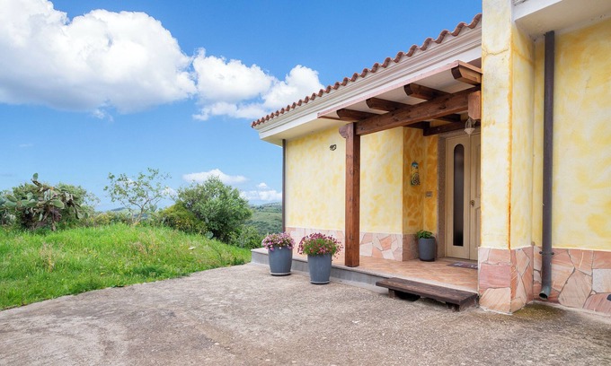 Tergu Maison | Holiday Home 'Villa Cristina' with Mountain View and Balcony