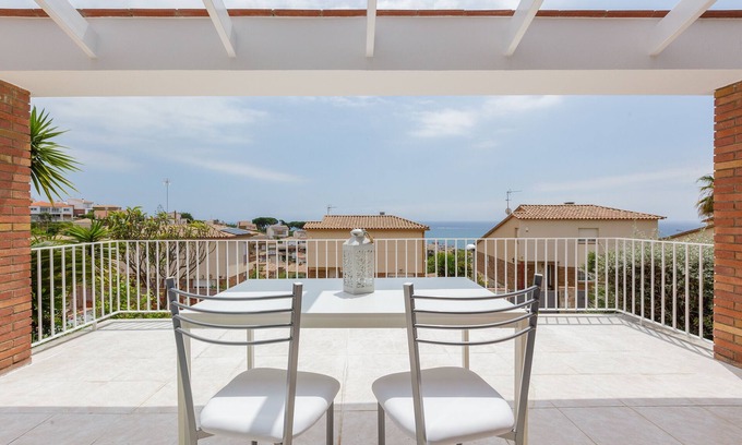 Canet de Mar Maison | Maison de vacances 'Villa Grau' avec vue sur la mer, Wi-Fi et climatisation