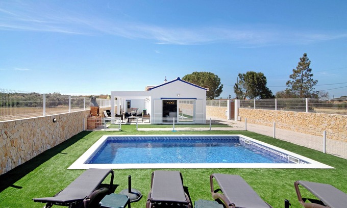 Silves Maison | Maison de vacances 'Villa Flora' avec vue sur la montagne, Wi-Fi et climatisation