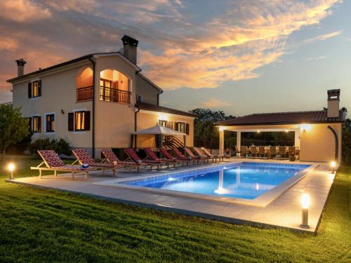 Pican Maison | Holiday Home Villa Helena by Interhome