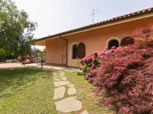 Cisano sul Neva Maison | Holiday Home Villa Trabbia by Interhome