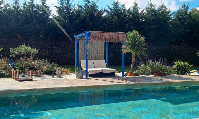 Laille Maison | Maison de vacances 'Villa Piscine Jacuzzi Et Pétanque' avec piscine, près du La table du 6