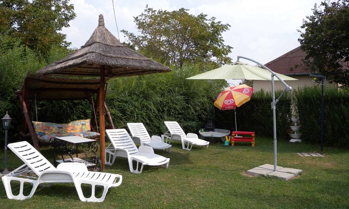 Balatonkeresztur Maison | Maison de vacances avec piscine extérieure et jardin