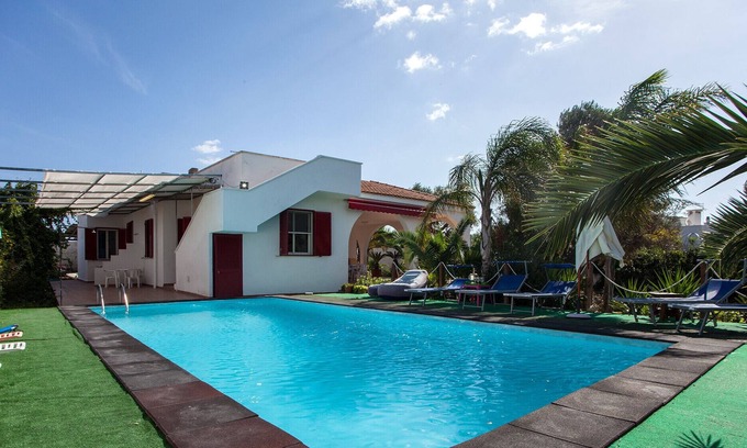Torre Squillace Chalet De Ski | Holiday home with private pool, Near beach, 3 bedrooms, m511
