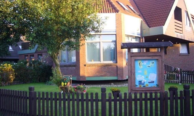 Neuharlingersiel Appartement | Holiday home with view to the dike (100m)