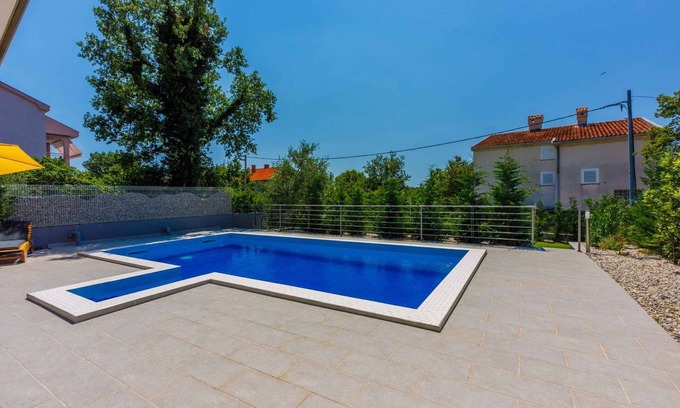 Jadranovo Maison | Maison de vacances avec piscine extérieure et 4 chambres