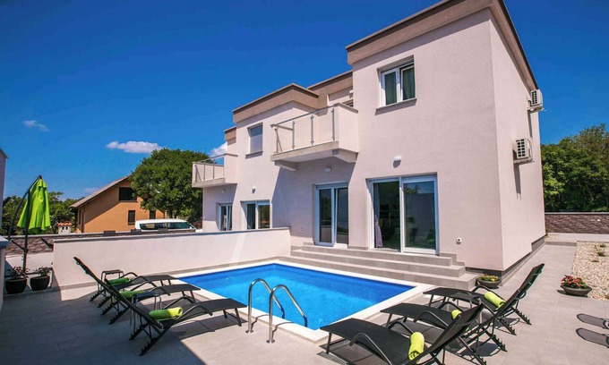 Skrbcici Maison | Maison de vacances avec piscine et système de kilma
