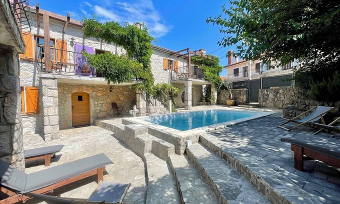 Gabonjin Maison | Maison de vacances avec piscine