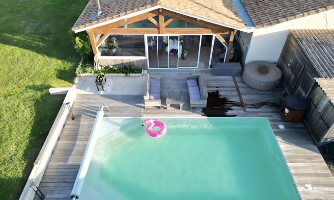 Mourens Maison | Casa de vacaciones 'Maison De Vacances Avec Piscine' con piscina privada, terraza privada y Wi-Fi