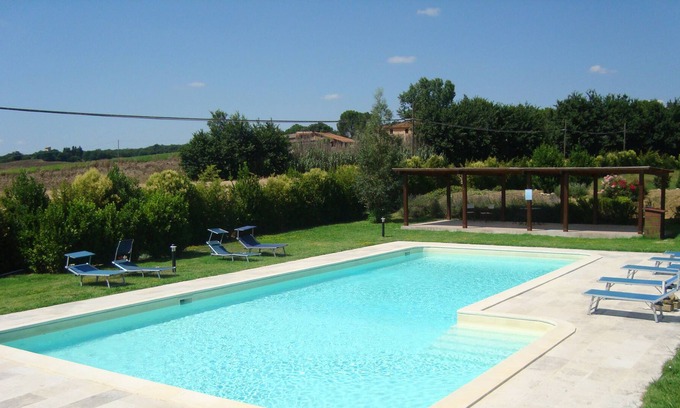 Badiola Maison | Maison de campagne avec jardin et piscine dans la campagne ombrienne