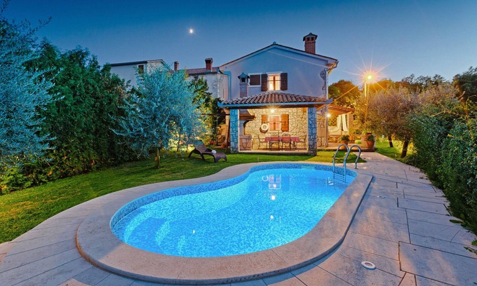 Boljevici Villa | Maison de vacances Albino * jardin, piscine privée, terrasse avec barbecue, WiFi