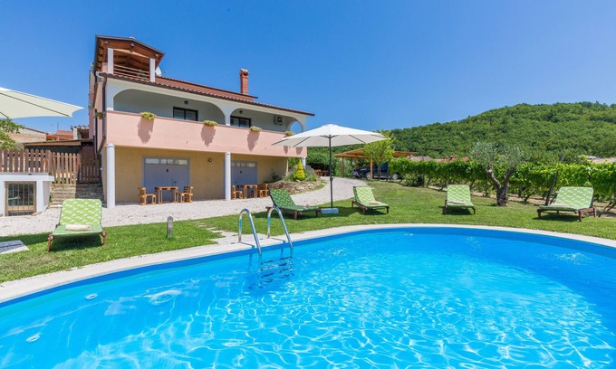 Pagubice Maison | Maison de vacances Brajdice, piscine privée, jardin