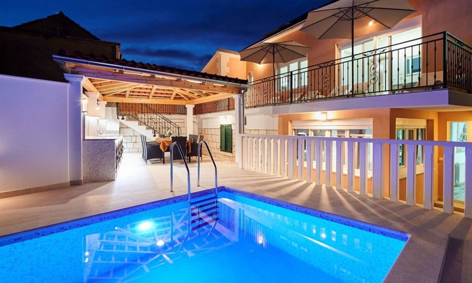 Marina Maison | Holiday house Cavela with private pool 3 km from the beach