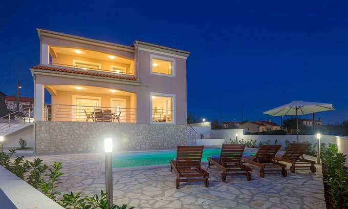 Milohnici Maison | Maison de vacances ISABELLA avec piscine