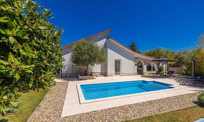 Pinezici Maison | Maison de vacances KAI avec piscine privée