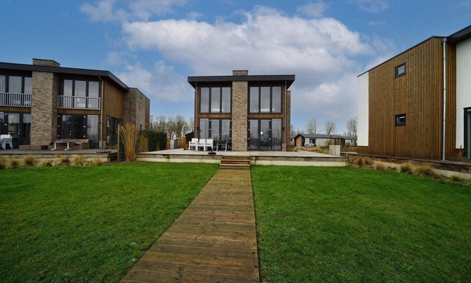 Kerkdriel Maison | Holiday house Kerkdriel for 1 - 10 persons with 5 bedrooms - Holiday home