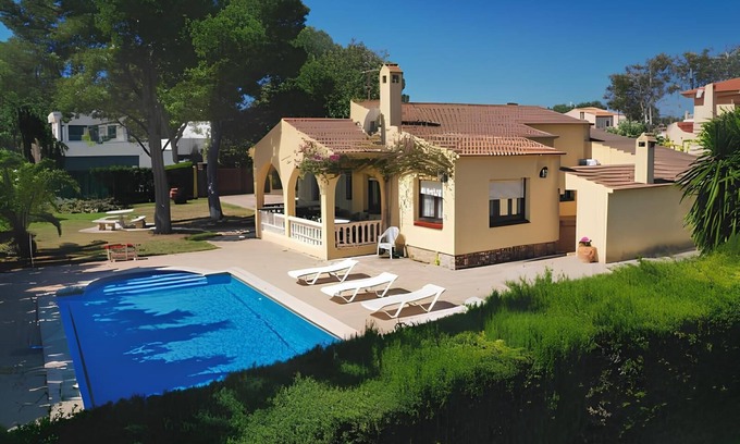 Les Tres Cales Maison | Holiday house L'Ametlla de Mar for 1 - 10 persons with 4 bedrooms - Holiday home