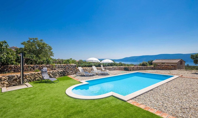 Brzac Maison | Maison de vacances LARA avec piscine et grand espace extérieur
