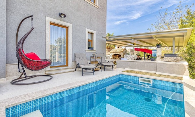 Pican Maison | Holiday House Lidia i Rina with pool
