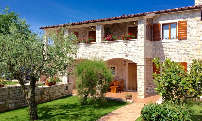 Rakalj Maison | MAISON DE VACANCES MANUEL 2 Maison en pierre d'Istrie dans une station balnéaire calme près de la mer