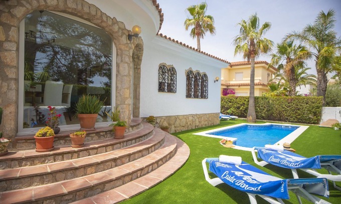 Miami Platja Maison | Holiday house Miami-Platja for 1 - 8 persons with 4 bedrooms - Holiday home