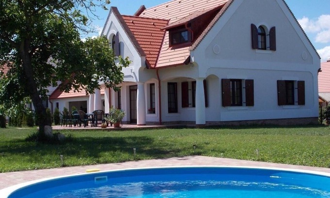 Nagyvazsony Maison | Maison de vacances Nagyvázsony pour 1 - 17 personnes avec 5 chambres à coucher - Maison de vacances