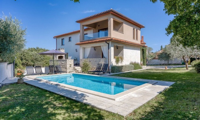 Pinezici Maison | Holiday House Rita with Private Pool