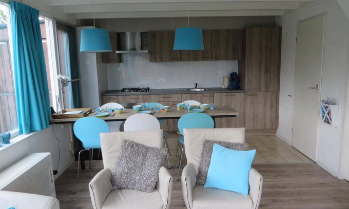 Stavenisse Maison | Holiday house Stavenisse for 1 - 4 persons with 2 bedrooms - Row house