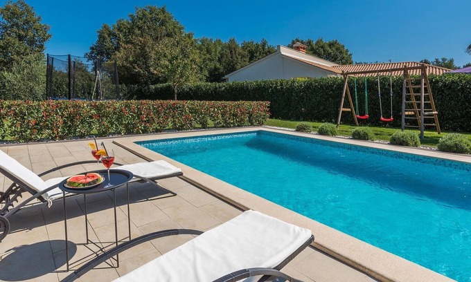 Sveta Nedelja Cabine | Maison de vacances avec piscine privée, jardin clôturé et terrasse couverte avec barbecue
