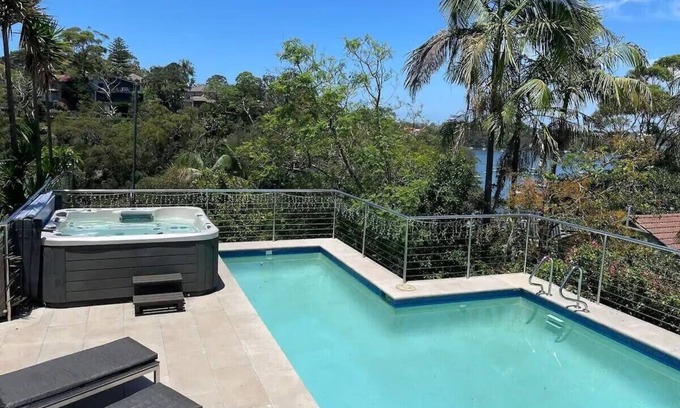 Northwood Maison | Holiday in this beautiful harbourside retreat.