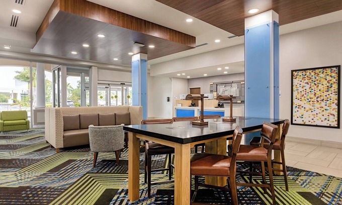 Miramar Hôtel | Holiday Inn Express and Suites Miramar by IHG