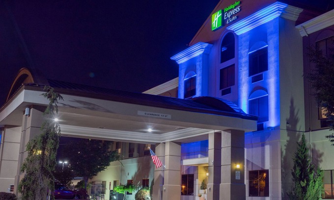 Newton Hôtel | Holiday Inn Express and Suites Newton by IHG