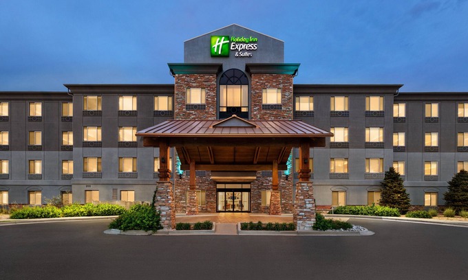 Dupont Hôtel | Holiday Inn Express Hotel & Suites Denver Airport by IHG
