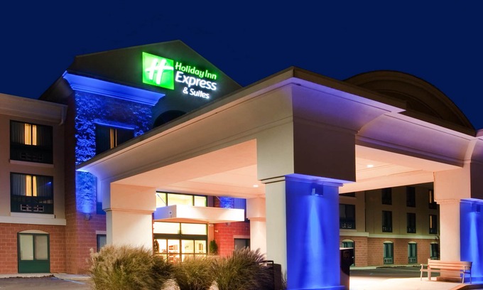 Drums Hôtel | Holiday Inn Express Hotel & Suites Drums by IHG