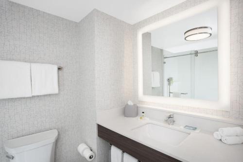 Ottawa Division Hôtel | Holiday Inn Express Hotel & Suites Ottawa Airport by IHG