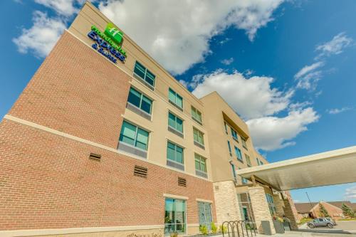 Okemos Hôtel | Holiday Inn Express & Suites Okemos - University Area by IHG