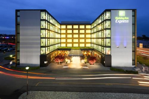Ruemlang Hôtel | Holiday Inn Express Zürich Airport by IHG