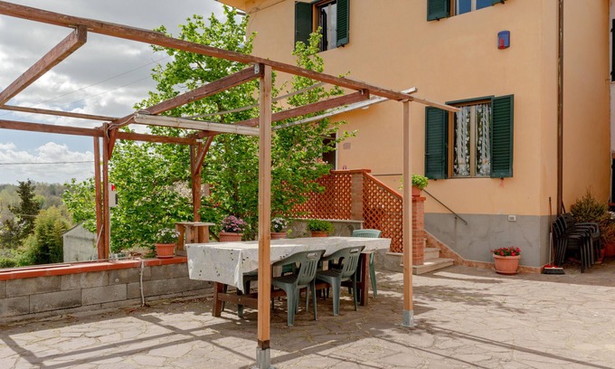 Montopoli in Val d'Arno Appartement | Appartement de vacances "Tana Rosa" avec terrasse privée et Wi-Fi