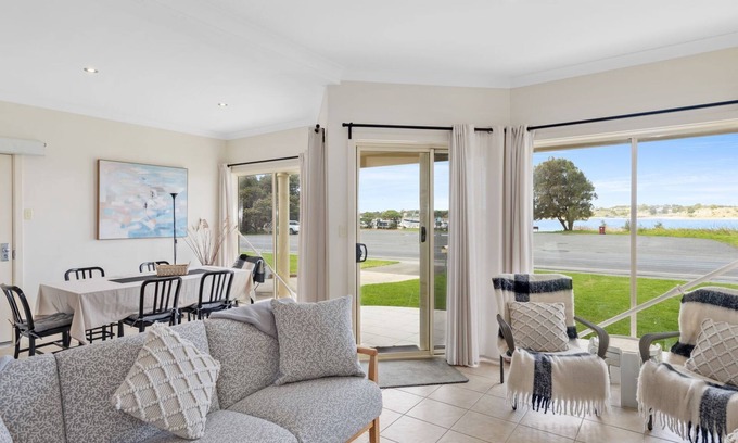 Goolwa Maison | Holiday on the River All Linen Is Supplied