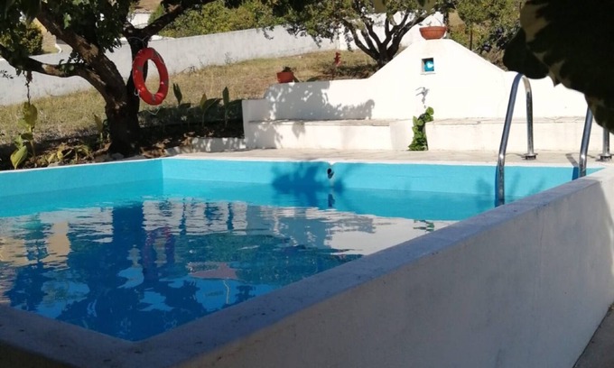 Sapataria Maison | Maison de vacances 'Quinta do Carvalheiro' avec vue sur les montagnes, piscine privée et Wi-Fi.