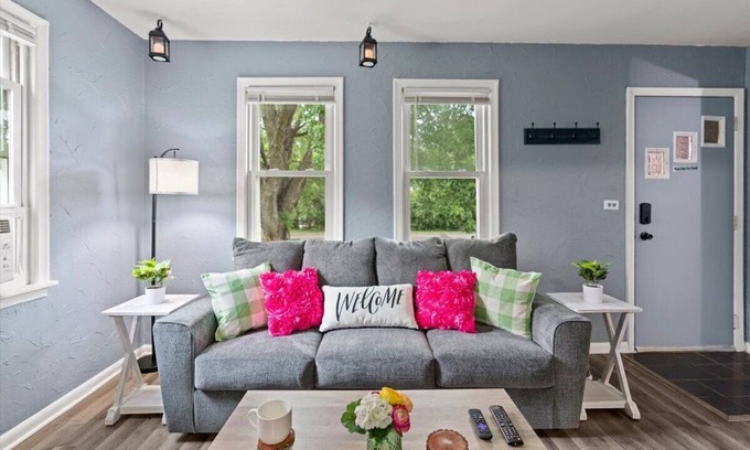 West St. Paul Maison | Holiday Special - Cozy farmhouse in the heart of West St. Paul.