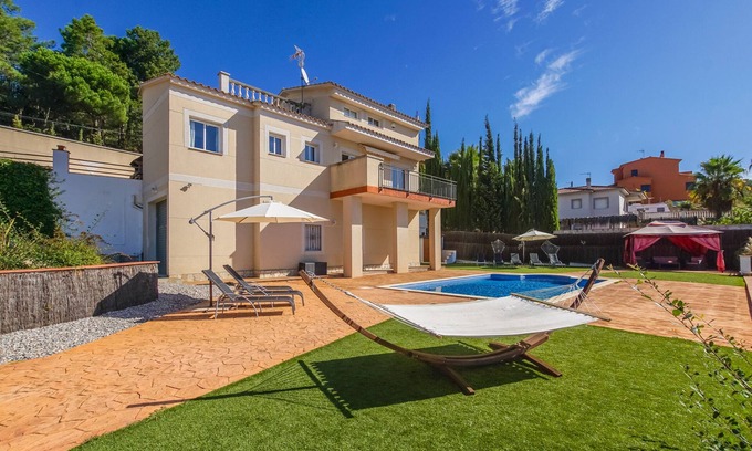 Lloret Town Center Maison | Villa de vacances Casa Luna + piscine privée + jardin + WIFI + idéal 2 familles + calme + barbecue